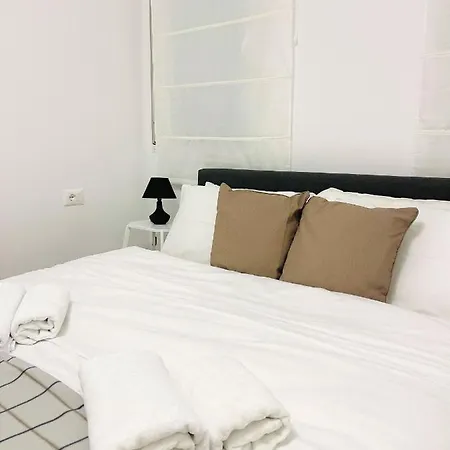 In The Heart Of Old Bazaar, - Hana Apartamento Tirana