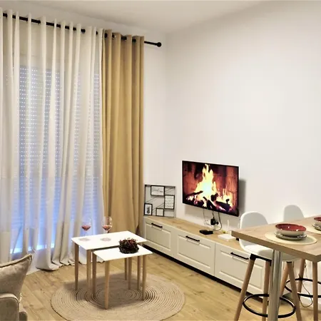 In The Heart Of Old Bazaar, - Hana Apartment Tirana